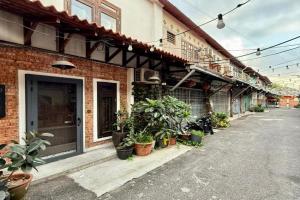 3 Jambatan Steps to Jonker & Riverside Guest house, Malacca