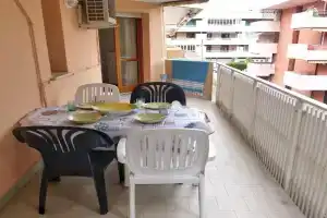 MagnoliaAlMare-beachfront with spacious terrace Apartments, Grado