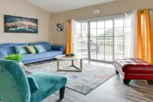 Charming Condo with Balcony, 1 Mi to UNC! Apartments, Charlotte