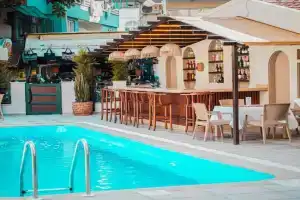 Han Apart Hotel, Side