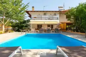 Heated Pool Villa in - Urban Oasis, Thessaloniki