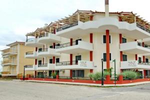 Efi's studios, Paralio Astros
