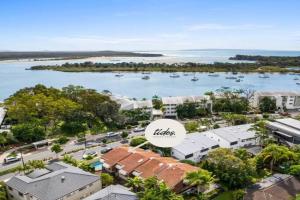 Tides on Noosa Pde - across from river walk to Noosa Main beach Apartments, Noosa Heads