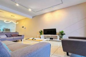 18PAX 5R4B AraSendayan 休闲客栈 Guest house, Seremban