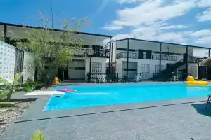 Penguin Villa Resort & Bistro, Ratchaburi
