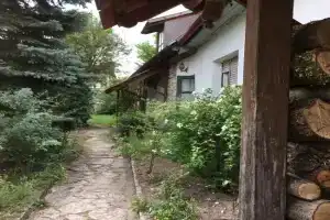 Nyitva Apartman, Balatonfured