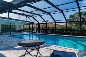 Chez Flamingo I Walk to Beach I Pet Friendly Guest house, Marco