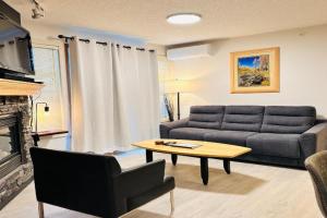 W463 2BD 2BT, AC, MT view, Central Location Apartments, Canmore