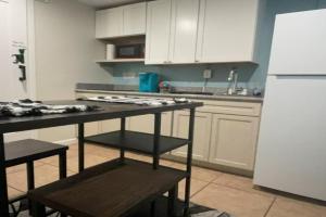 Neverland Apartments, Jacksonville