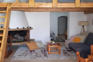 Granny's Home ,mini villa for 4, Messaria
