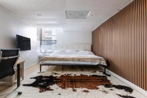 Quiet King bed Westward Room in heart of, Pasadena