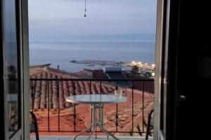 LimonoSpito Apartments, Koroni