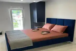 Vip apartmani, Tivat