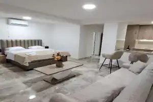 Montenegro Apartments Phoenix With Pool, Bar