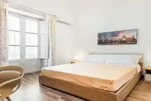 GuestHost - Central Station Modern Apartment with Balconies x8, Palermo