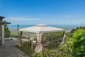 Holiday Home Casa Oasi con vista by Interhome, Camaiore