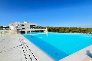 Luxury sea view apartment with pool, Makarska