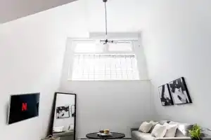 Le Mile End by M11 - Modern Luxe 1BDR with Sofa Bed Apartments, Laval