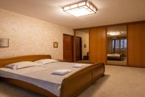 Apartamenti 2-kimnatni poruch z Maydanom Nezalezhnosti, Kiev