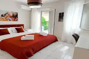 Sunbeam Retreat Guest house, Chania Town