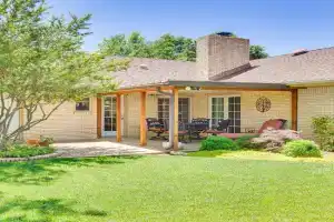 Charming Home about 11 Mi to Downtown! Guest house, Oklahoma City