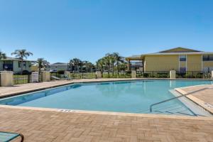 Walk to Pier St Augustine Beach Condo with Balcony! Apartments, Saint Augustine Beach