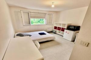 Studio 105 - Calme & Tout Equipé avec Parking Gratuit, Grenoble