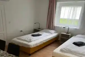 Alba Vendégház Guest house, Szekesfehervar