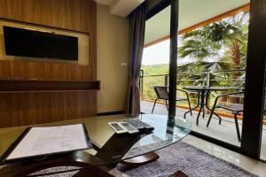 Sirin Scenery View Apartment at NaiHarn, Nai Harn