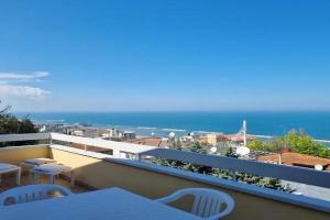 ATTICO VISTA MARE con 2 camere da letto -Residence azzurro-G Apartments, Cattolica