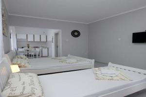 SS Sidro 01 Apart-hotel, Bar