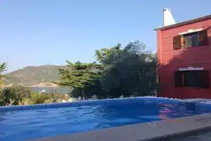 Villa Aspalathus Red, Pool and Panoramic Views to fulfil your Aegean memories, Skopelos Town