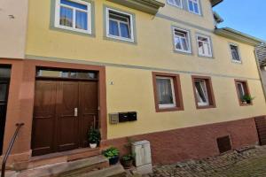 9ter Riese Dachgeschoss-Fewo Apartments, Miltenberg