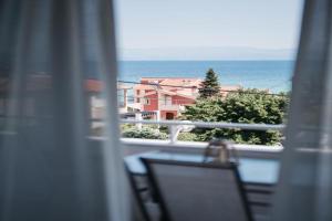 See the sea Apartments, Paleo Tsifliki