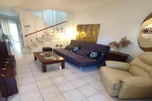 Ef-xaris Apartments, Perea