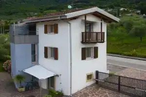 La Torretta, Casa indipendente con parcheggio in zona tranquilla ad, Arco