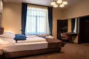 Vöröskő Villa- ALELNÖKI szauna és jakuzzi használattal, Balatonalmadi