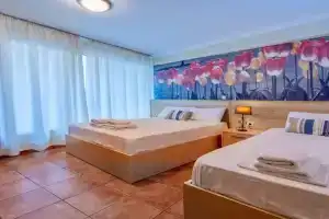 Fontana Luxury Rooms, Mytilini