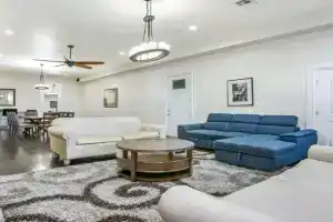 Carondelet Street Penthouse Close to City Attractions, New Orleans