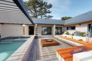 Villa 75m2 avec Piscine et Jacuzzi privés, Sauna et Home-Cinéma à 800m des Commodités, La Baule-Escoublac