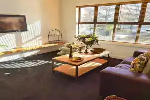 Apartment 2 - Haddin Court - Stunning Executive, Blenheim