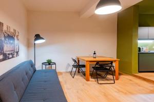 GuestHost - Colli Modern Apartment with Courtyard, Pescara