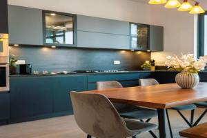 Elegance & Excitement Luxury Downtown Escape Apartments, Pembroke