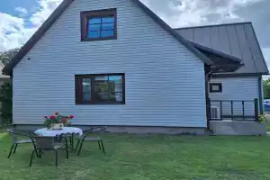 Majutus rahulikus piirkonnas kesklinna ja mere läheduses, Kuressaare