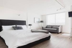 Bondi Beach Studio City Views and Balcony, Sydney
