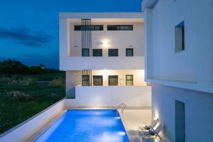 Zum studio 3, Kallithea