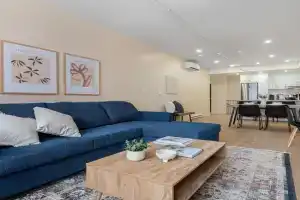 Double King Luxury 2BR Condo Apartments, Montreal
