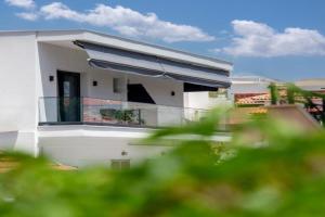 sarti luxury diaMoNd Guest house, Sarti