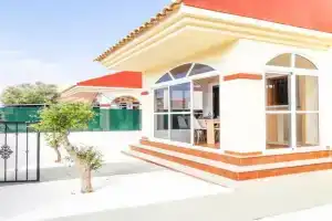 Villa Pink Villamediterraneo - Winter by the sea, Torrevieja