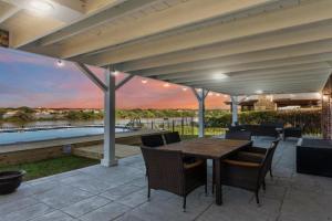 Lake House - Amazing Views & Pool Lake Arlington, Fort Worth